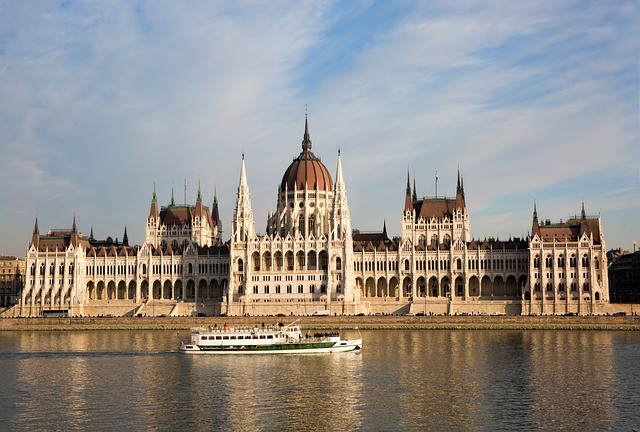 Maďarsko - ZA TOKAJSKÝM VÍNEM - hotelbusem s plnou penzí - říjen 2023 * květen, říjen 2024